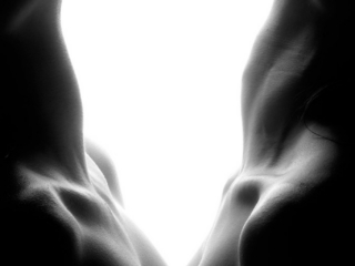 aktifoto kahest inimesest kes vaatavad lakke