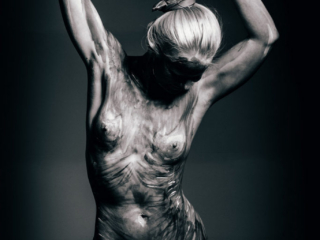 kunstiline-kehamaaling värvitud keha ehk kehamaaling