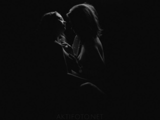 aktifoto kahest inimesest kes m&auml;ngivad