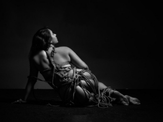 rohkelt nööre seljal - shibari rohkelt nööre seljal - shibari