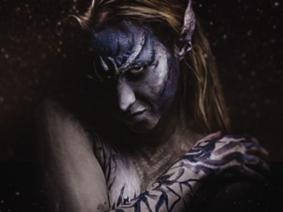 Haldjas vaatamas Haldjas vaatamas