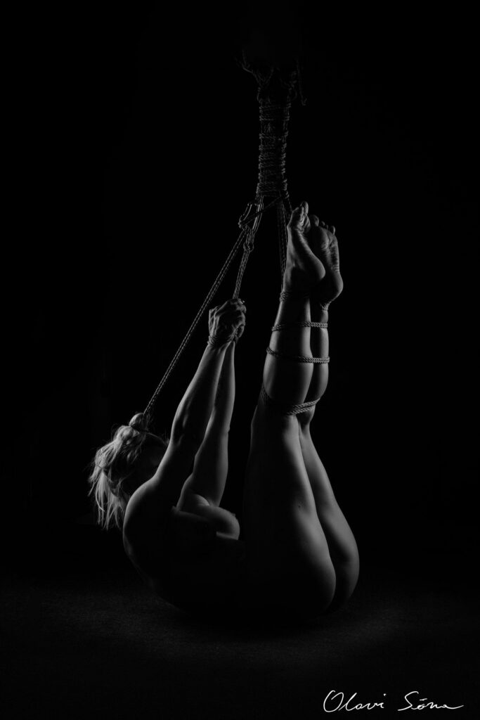 Shibari sidumine, kunstiliine foto